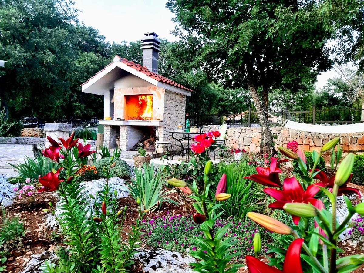 Relaxing Dalmatian House In Village Ljubitovica Exterior foto