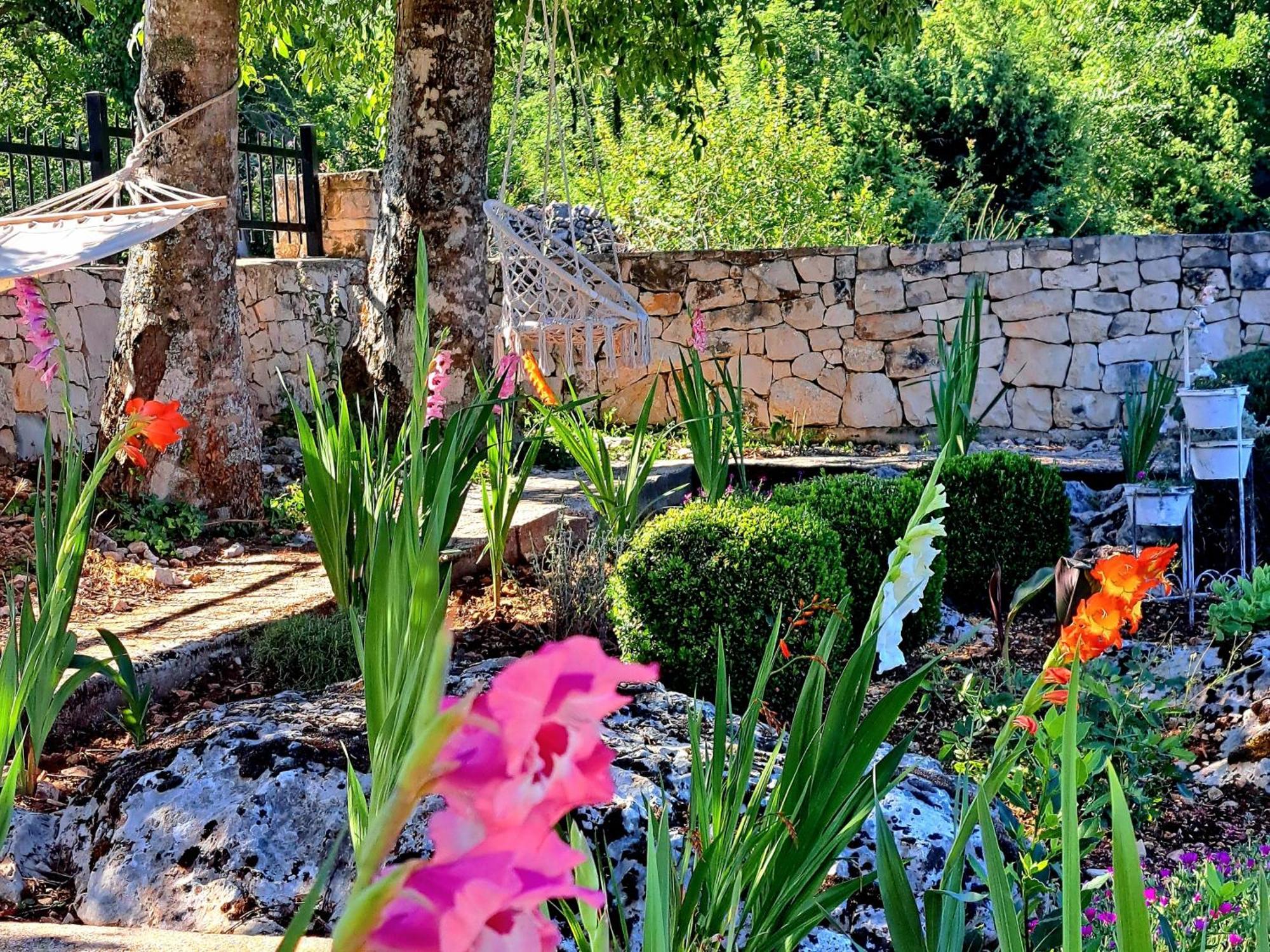 Relaxing Dalmatian House In Village Ljubitovica Exterior foto