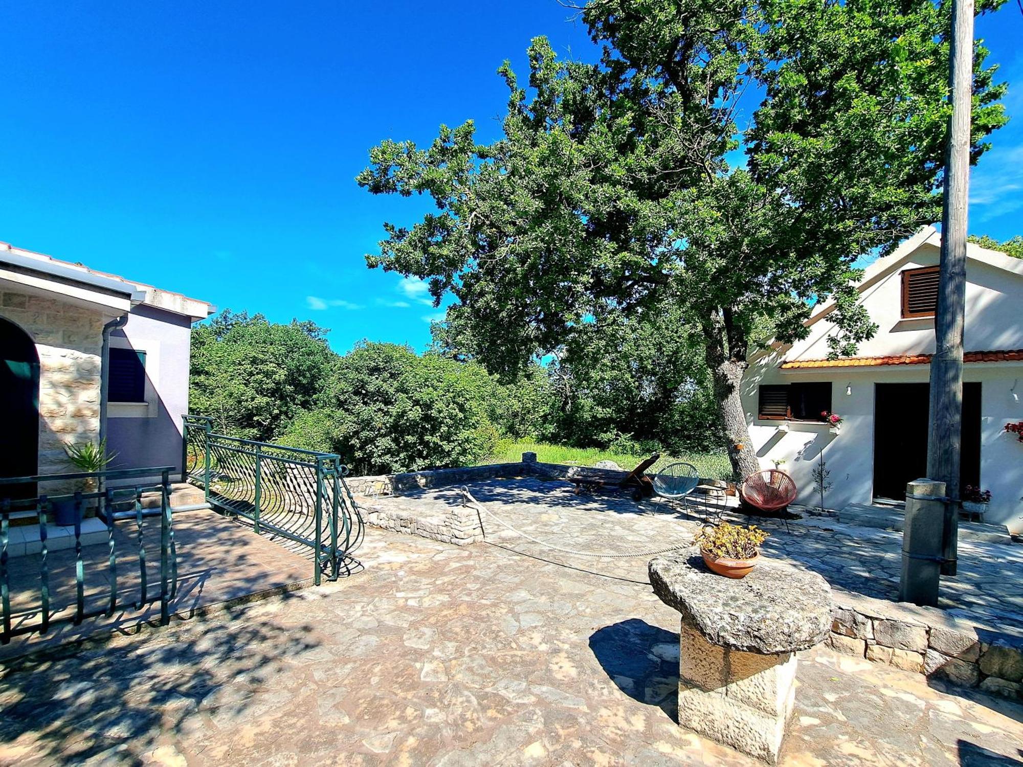 Relaxing Dalmatian House In Village Ljubitovica Exterior foto